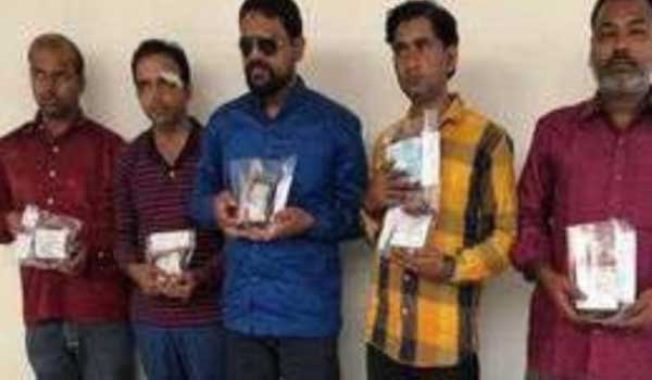 पानी व केमिकल मिला खून बेचने वाले पकडे गए
