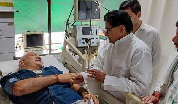 विश्व स्तरीय इलाज होने के होने के बाद भी मंत्रियो ने खर्चे लाखो