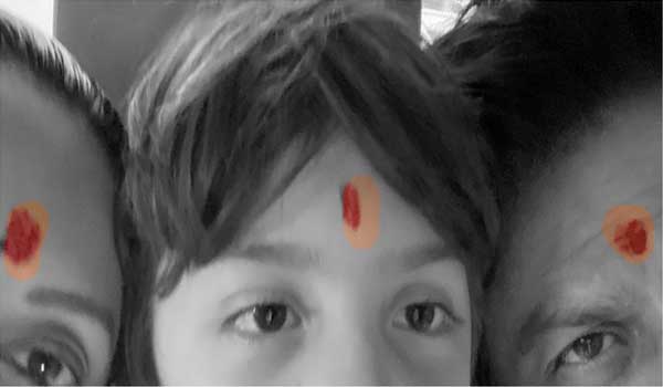 शाहरुख़ दिवाली पर तिलक लगाकर हुए ट्रोल