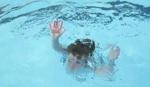 पति मरते समय पत्नी के प्रेमी को भी ले डूबा